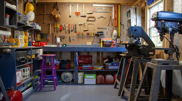 نمای داخلی کانکس کارگاهی